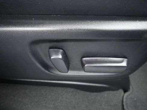 Used 2020 Toyota Sienna SE Premium image 55