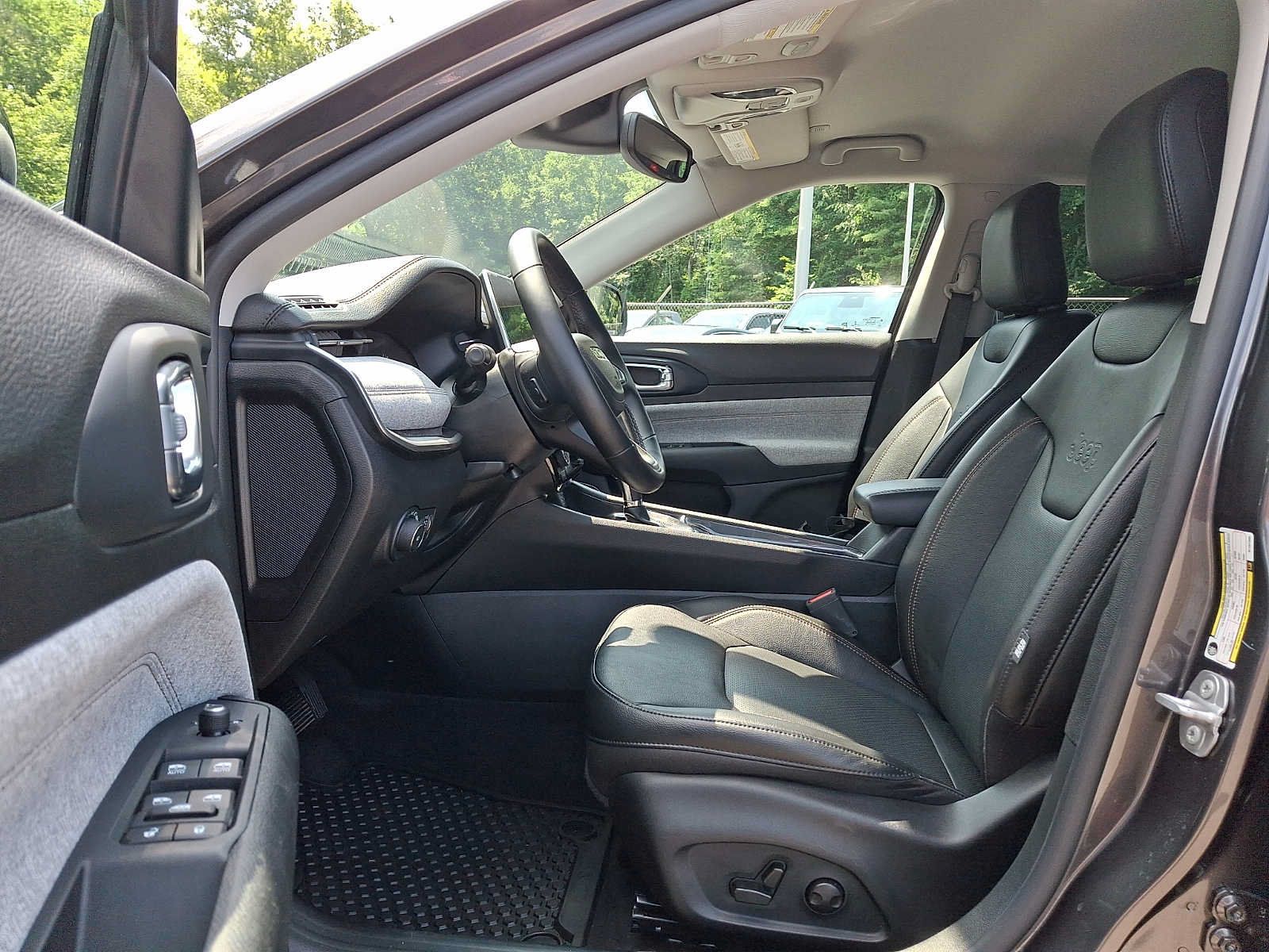 Used 2022 Jeep Compass Latitude AWD/4WD image 14