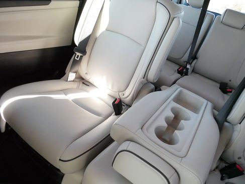 Certified 2026 Honda Odyssey Touring image 12