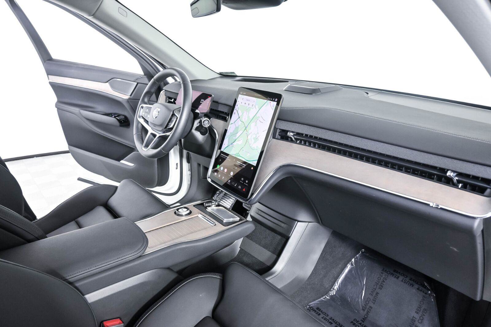 Certified 2025 Volvo EX90 Plus AWD/4WD image 23
