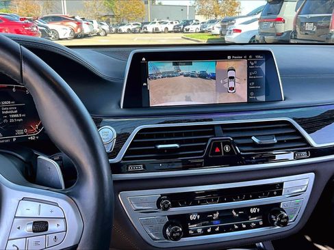 Used 2022 BMW 740i w/ Luxury Rear Seating Package image 5