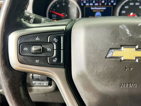 Used 2021 Chevrolet Suburban Premier w/ Premium Package image 18