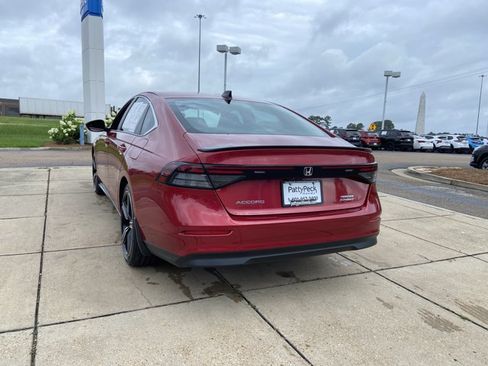 Used 2023 Honda Accord Sport image 9