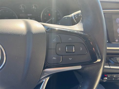 Used 2022 Buick Enclave Essence image 22