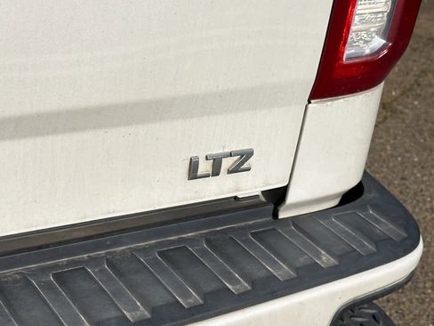 Used 2017 Chevrolet Silverado 1500 LTZ Z71 w/ LTZ Plus Package image 19