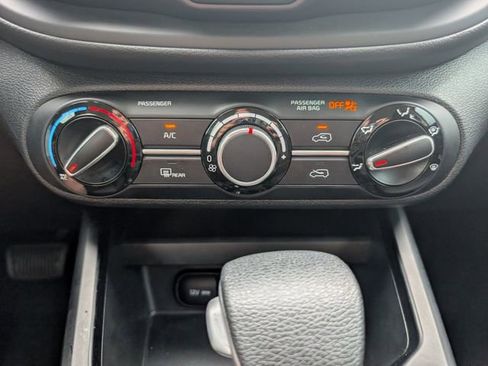 Used 2023 Kia Soul LX w/ LX Technology Package FWD image 17