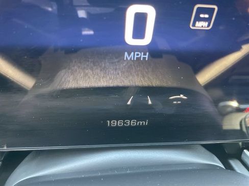 Used 2025 Chevrolet Suburban LS RWD image 12
