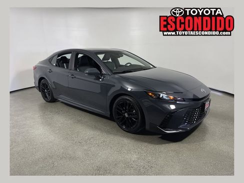 Certified 2025 Toyota Camry SE FWD image 1