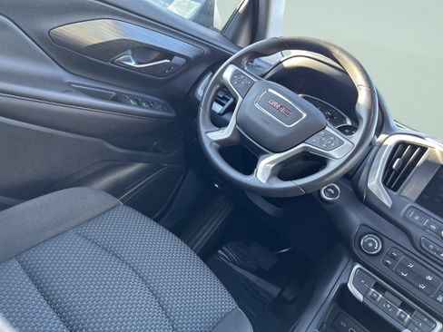 Used 2022 GMC Terrain SLE image 20