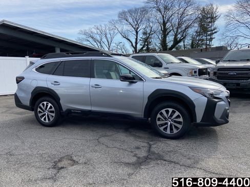 Used 2025 Subaru Outback Premium w/ Popular Package #1 image 4