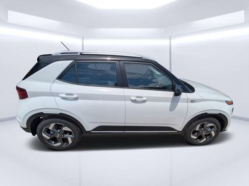 New 2025 Hyundai Venue Limited FWD image 2