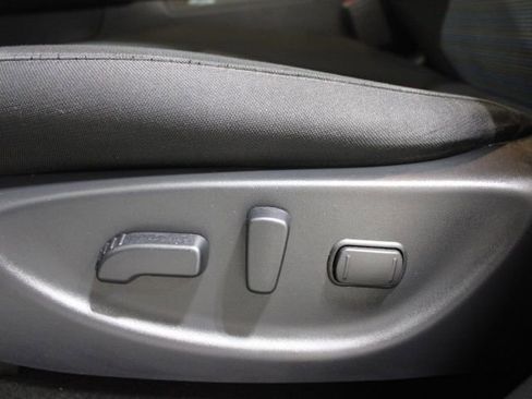 Used 2020 Nissan Leaf SV w/ SV Technology Package image 18