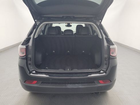 Used 2018 Jeep Compass Latitude w/ Popular Equipment Group FWD image 29