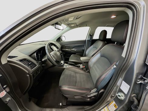 Used 2025 Mitsubishi Outlander Sport SE image 13