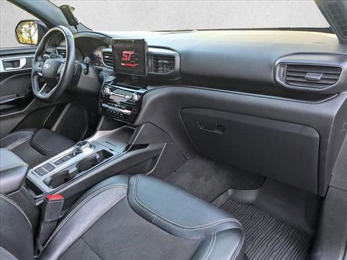 Used 2022 Ford Explorer ST w/ ST Street Pack image 21