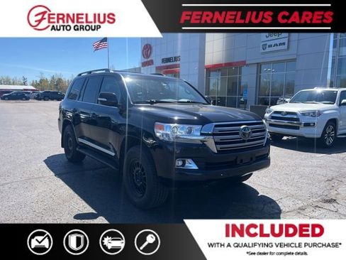 Used 2018 Toyota Land Cruiser AWD/4WD image 2