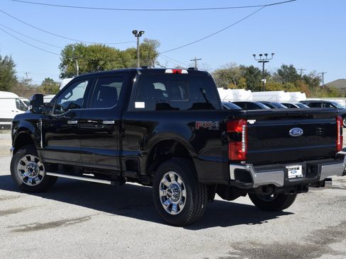 New 2026 Ford F250 Lariat w/ Chrome Package image 4