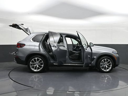 Used 2024 BMW X5 sDrive40i w/ Premium Package RWD image 41