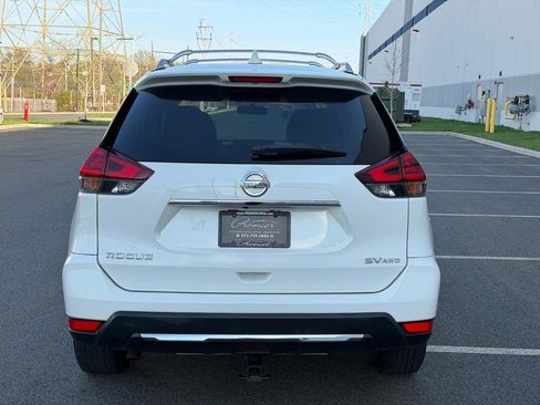 Used 2018 Nissan Rogue SV image 7
