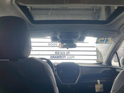 Used 2025 Subaru Crosstrek 2.0i Premium image 7