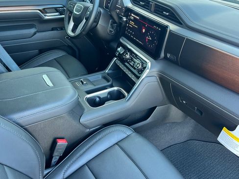 Used 2026 GMC Sierra 2500 Denali w/ Technology Package AWD/4WD image 12