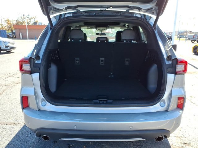 Used 2024 Ford Escape ST-Line w/ Tech Pack #1 AWD/4WD image 9
