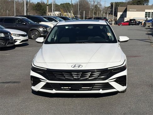 Certified 2025 Hyundai Elantra SEL image 2
