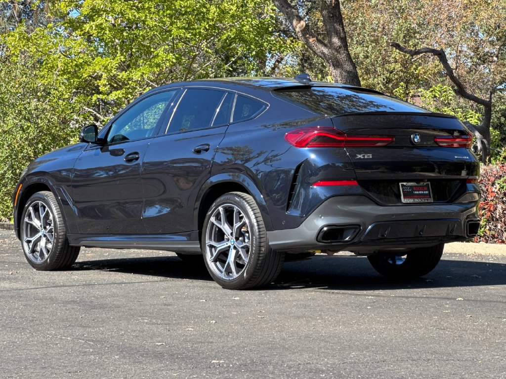 Used 2022 BMW X6 xDrive40i w/ Executive Package AWD/4WD image 7