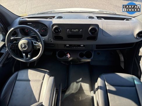 Used 2022 Mercedes-Benz Sprinter 1500 image 12