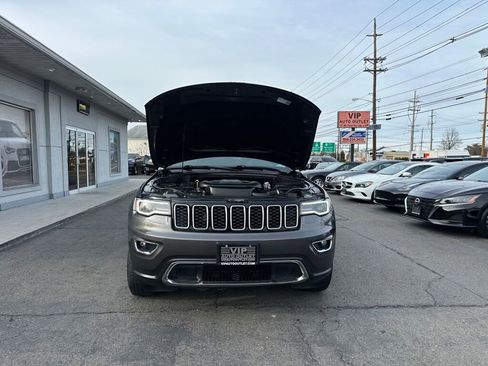 Used 2018 Jeep Grand Cherokee Limited w/ Luxury Group II image 37