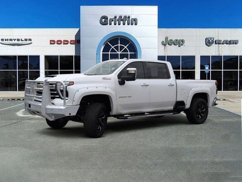 Used 2024 Chevrolet Silverado 2500 LTZ w/ LTZ Convenience Package image 11