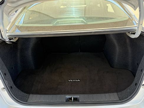 Used 2025 Nissan Versa SV FWD image 31