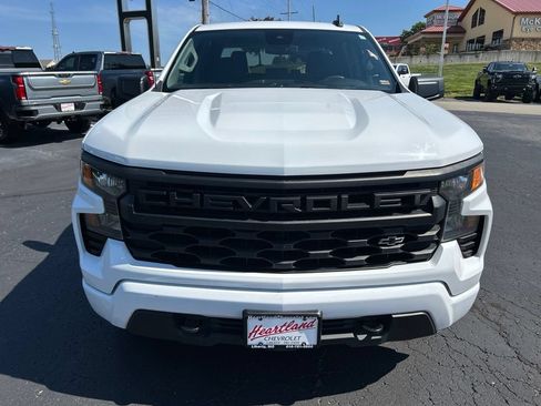Used 2022 Chevrolet Silverado 1500 Custom RWD image 2