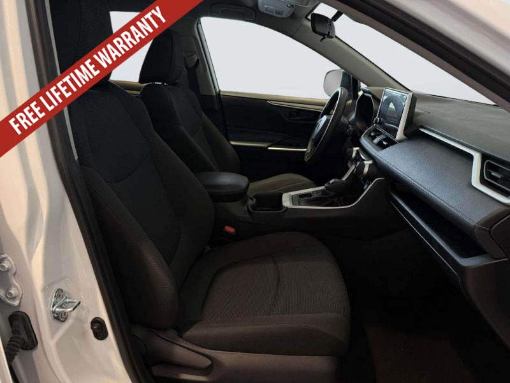 Used 2025 Toyota RAV4 LE AWD/4WD image 31