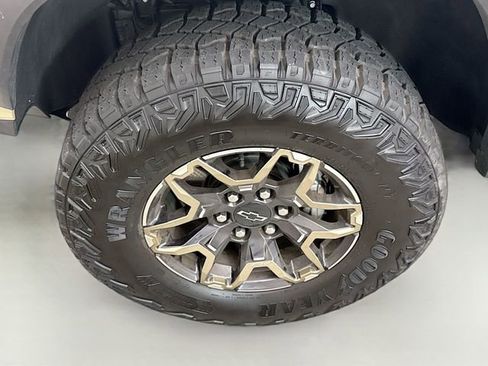 Used 2024 Chevrolet Colorado ZR2 w/ Technology Package image 33
