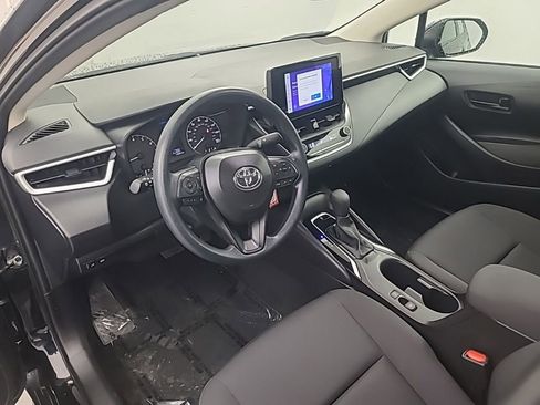 Used 2025 Toyota Corolla LE image 26