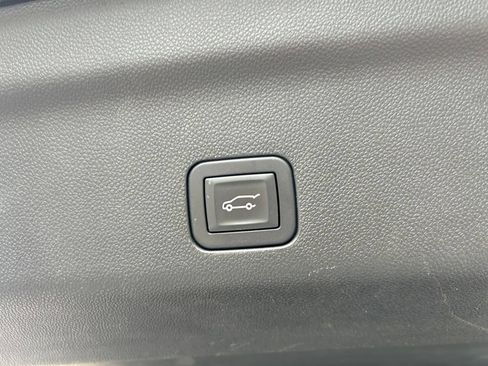 Used 2024 GMC Yukon XL SLT w/ SLT Premium Package RWD image 49