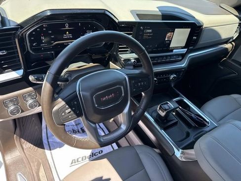 Used 2024 GMC Sierra 1500 SLT w/ SLT Premium Plus Package AWD/4WD image 22