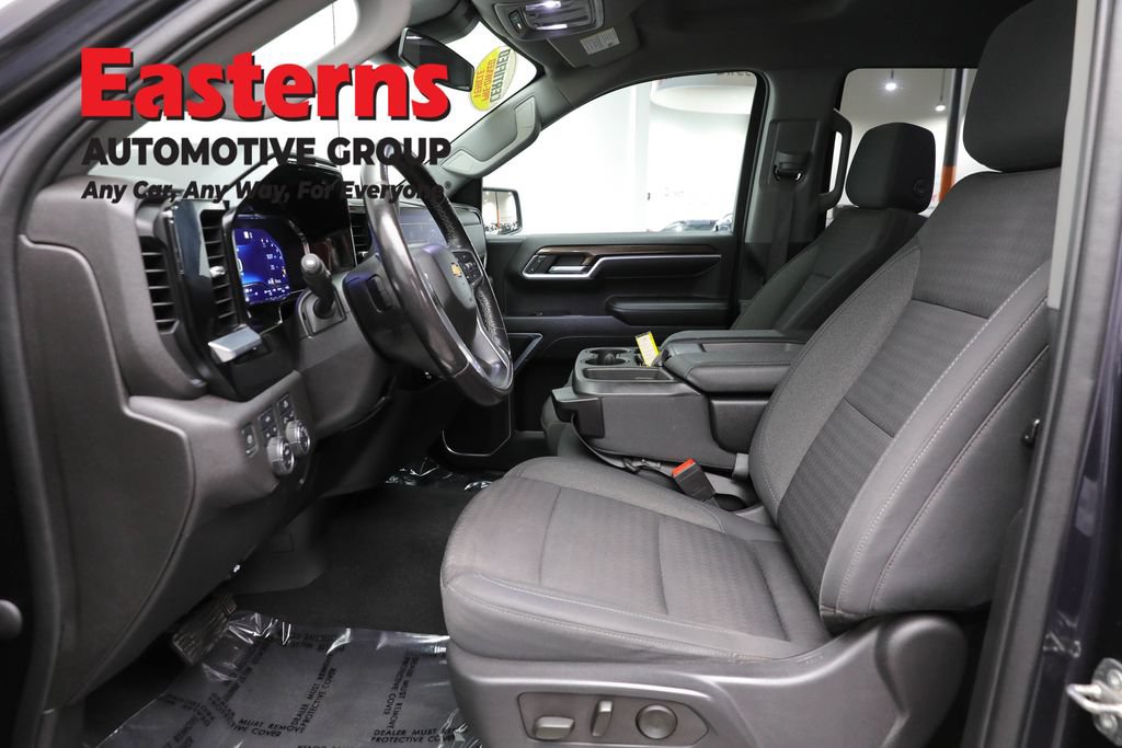 Used 2022 Chevrolet Silverado 1500 LT AWD/4WD image 15