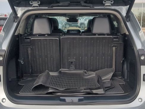 Certified 2021 Toyota Highlander XLE image 18
