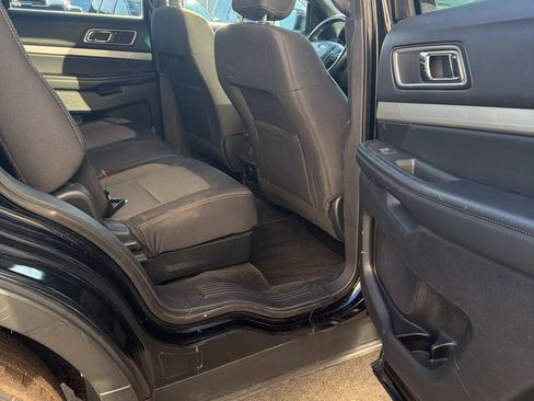 Used 2017 Ford Explorer XLT w/ Equipment Group 201A AWD/4WD image 7