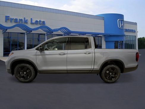 New 2026 Honda Ridgeline Black Edition image 2