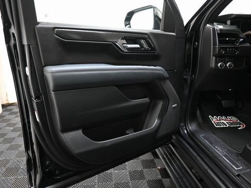 Used 2025 GMC Yukon XL AT4 w/ AT4 Premium Package AWD/4WD image 30