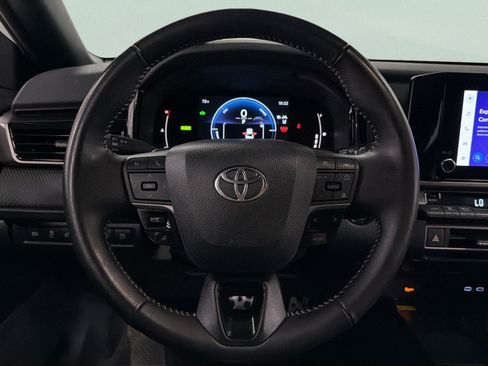 Used 2025 Toyota Camry SE FWD image 35