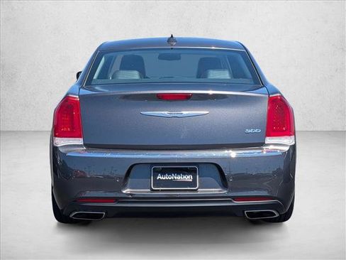 Used 2019 Chrysler 300 Limited w/ Safetytec Plus Group RWD image 7