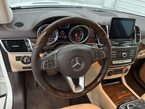 Used 2018 Mercedes-Benz GLS 450 4MATIC image 11