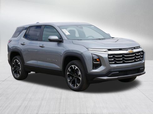 New 2026 Chevrolet Equinox LT w/ Convenience Package II AWD/4WD image 7