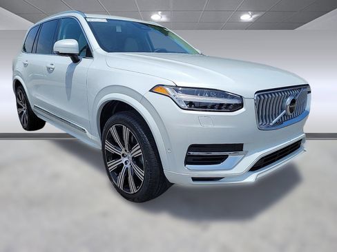 New 2024 Volvo XC90 T8 Ultimate w/ Protection Package Premier image 20