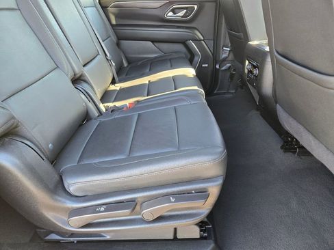 Used 2024 Chevrolet Suburban LT image 15