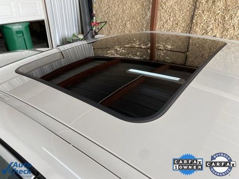 Used 2024 BMW 330e w/ Convenience Package image 90